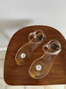 Vintage CHANEL Interlocking CC Diamond Jelly Sandals | Euro 38